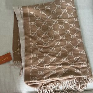 Large brown scarf